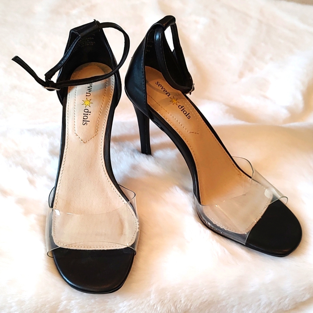 Seven Dials Natalie clear toe area sandal size 7.5